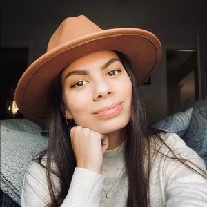 Meet your Posher, Catherine